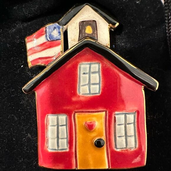 ‘90’s kitschy “old school house” handmade clay pin/brooch with real gold trim - Picture 2 of 6